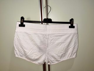 Pantaloncini corti da donna colore bianco