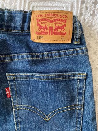 Pantalon largo Levis 519. Talla 16 años