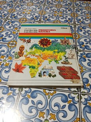 Libro della geografia Mondadori