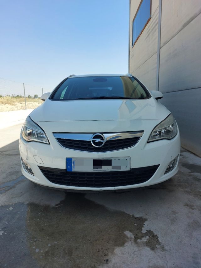 Opel Astra 2012