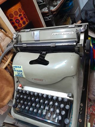 Máquina de escribir antigua LEXICON 80