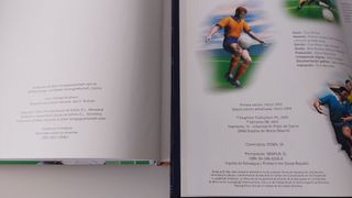 Lote de 2 libros sobre fútbol. Como nuevos.