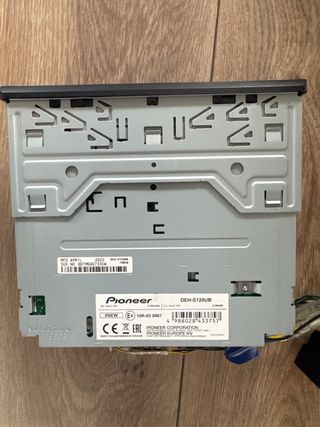 Radio pioneer DEH-S120VB