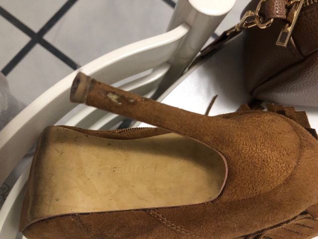 Botines de antelina color camel. 38