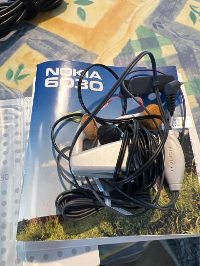 Nokia 6030 con caja y cargador
