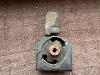 Soporte motor delantero Toyota Corolla E12