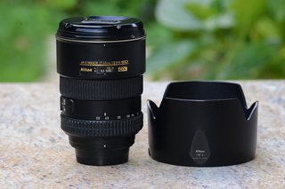 ZOOM NIKON AF-S 17-55mm 1:2'8 G ED-DX