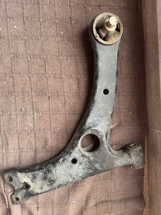 Brazo suspensión inferior delantero derecho E12
