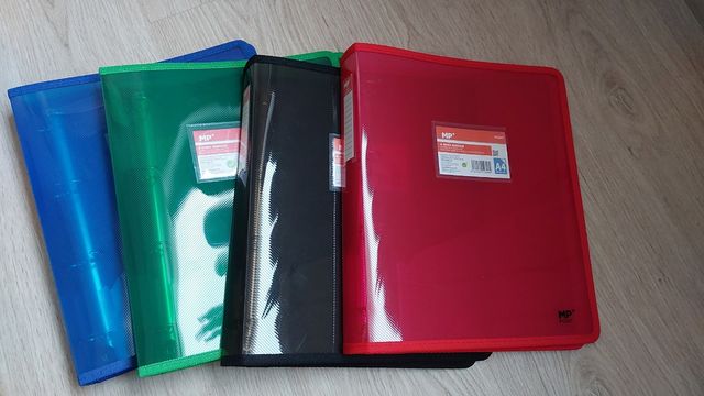 4 carpetas archivadoras 4 anillas.