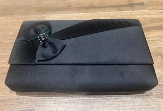 Bolso cartera negra de fiesta