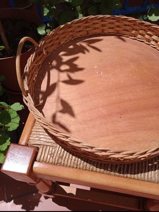 BANDEJA HECHA A MANO MIMBRE Y MADERA NATURAL ÚNICA