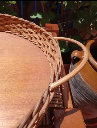 BANDEJA HECHA A MANO MIMBRE Y MADERA NATURAL ÚNICA