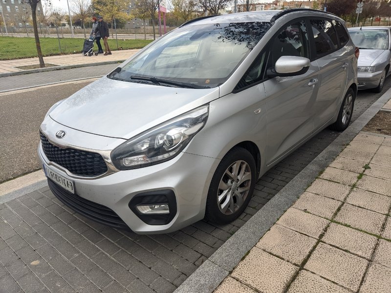 KIA Carens 2018 - foto 1