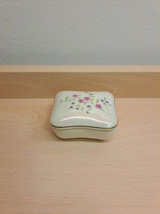 Piccolo portagioie / contenitore in ceramica