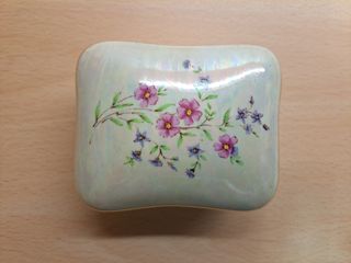 Piccolo portagioie / contenitore in ceramica