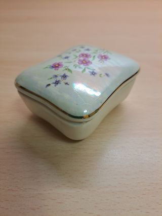 Piccolo portagioie / contenitore in ceramica