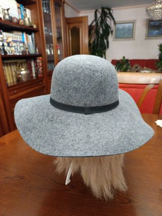 Sombrero de fieltro de mujer gris 