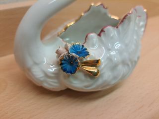 Soprammobile cigno Capodimonte A. Rotondo