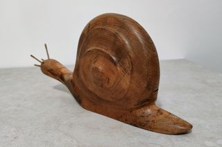 Soprammobile in legno LUMACA lavorata a mano