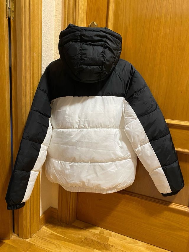 Abrigo snipes blanco y negro