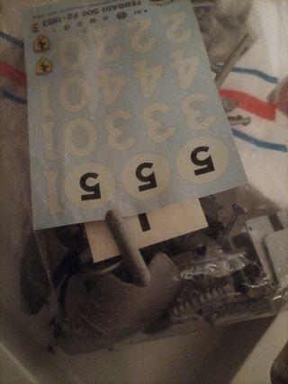 Coche a escala antiguo para montar