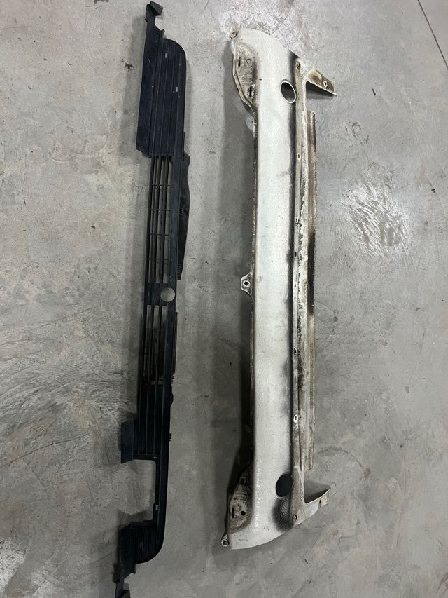 Rejilla inferior Golf mk2 Pre