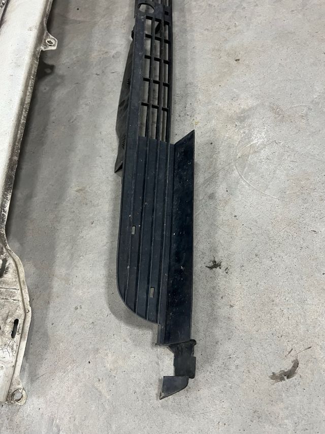 Rejilla inferior Golf mk2 Pre
