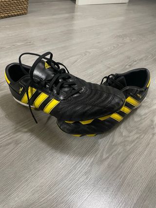 Adidas “Adi Nova”