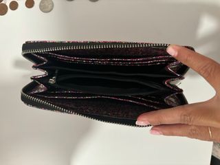 Cartera de brillitos de stradivarius 