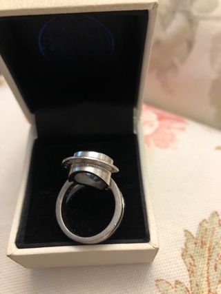 Anillo de brillantes en oro blanco y agua marina