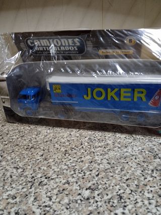 Siete camiones colección tipo maquetas