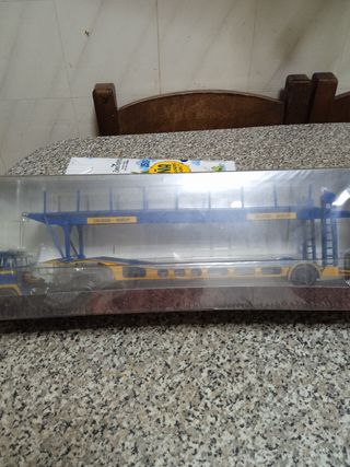 Siete camiones colección tipo maquetas