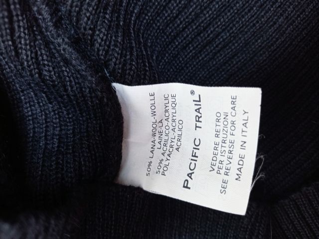 Maglione da donna nero con mezza zip