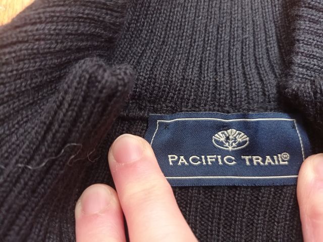 Maglione da donna nero con mezza zip