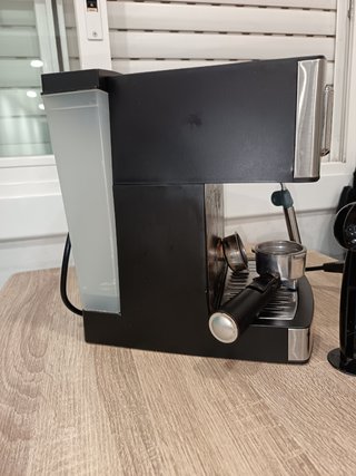 Cafetera cecotec 20 bar ,por 30€