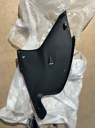 Carenado lateral derecho nuevo aprilia rs125