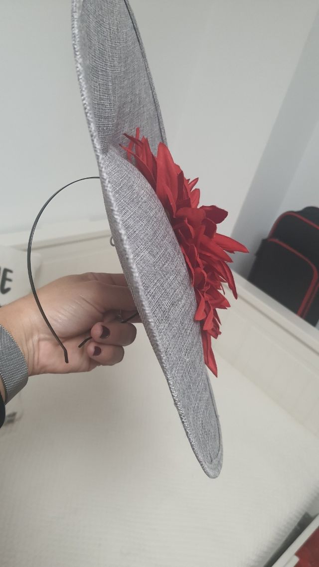 Pamela / Tocado Gris mediano