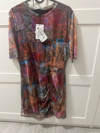 VESTIDO DESIGUAL CON ETIQUETA