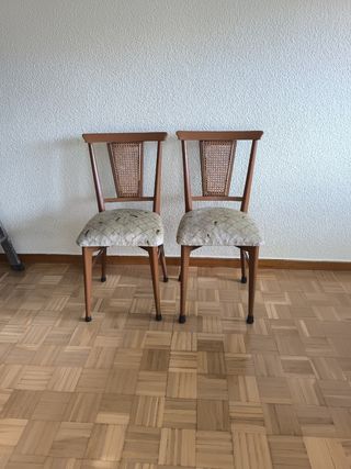 2 sillas antiguas de comedor de madera