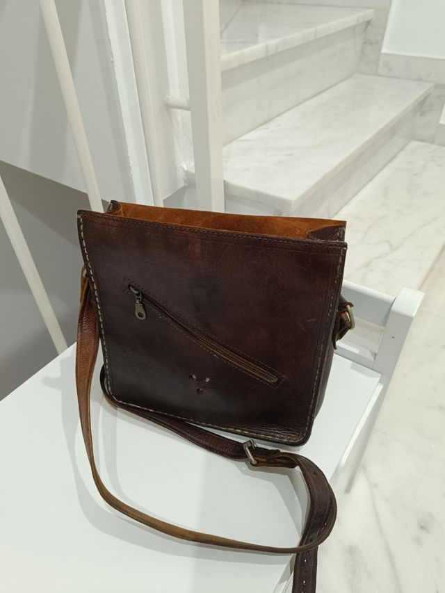 BOLSO CUERO A MANO
