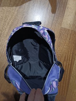 Mochila lila y estampado colores Totto