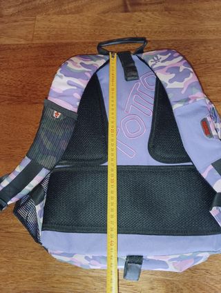 Mochila lila y estampado colores Totto