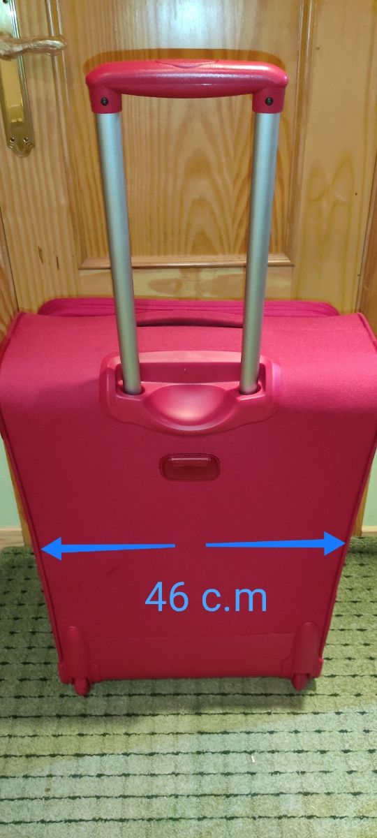 Maleta grande Roncato con ruedas.