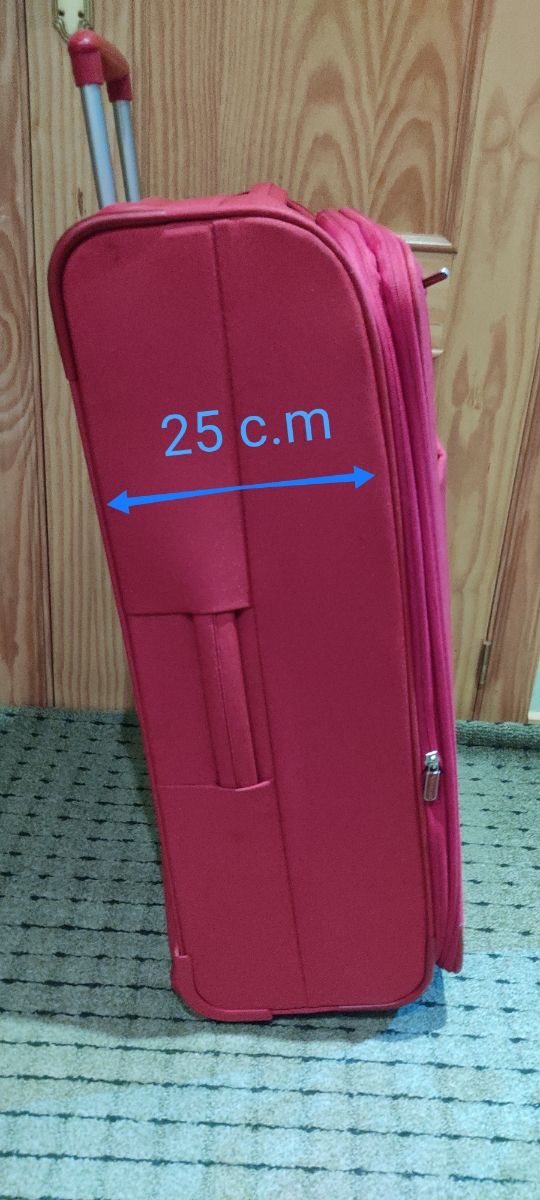 Maleta grande Roncato con ruedas.