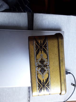 Caja metalica vintage