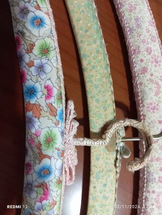 Lote de perchas vintage