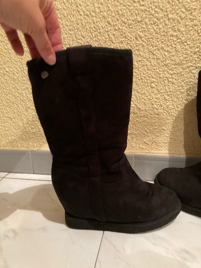 Botas negras con cuña invierno