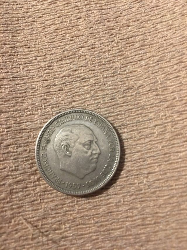 Moneda de 5 pesetas de 1957 de franco