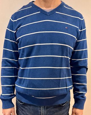 Jersey con pico azul de Tommy H