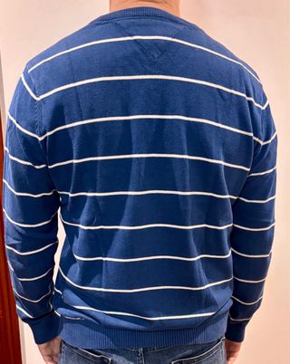 Jersey con pico azul de Tommy H